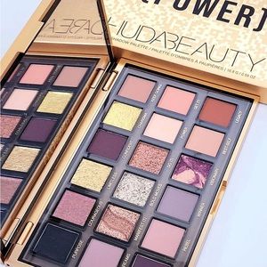 NEW☃️ Huda Beauty Empowered Palette